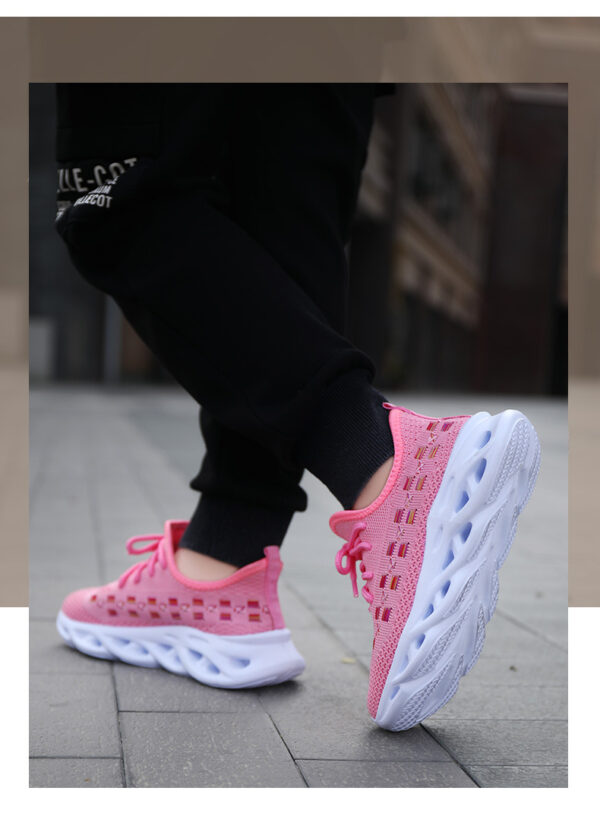 Girls' sports shoes with mesh - Image 2