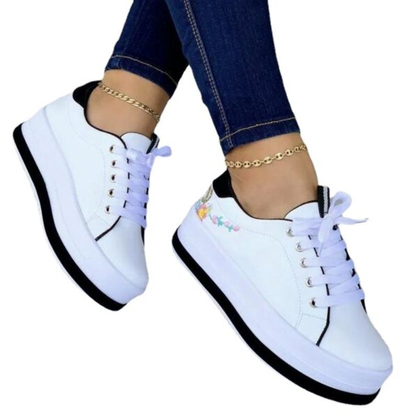 Women's Round Toe Platform Low Top Casual Shoes - Image 3