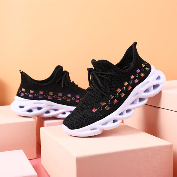 Girls' sports shoes with mesh - Image 4